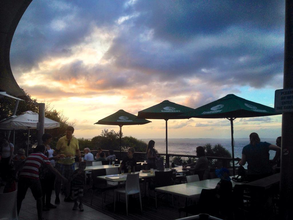 Stradbroke Island Beach Hotel Point Lookout Exterior photo